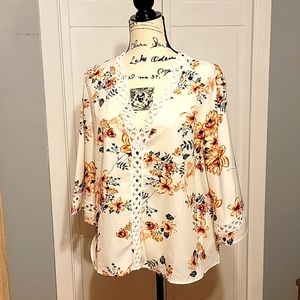 Bell sleeve blouse